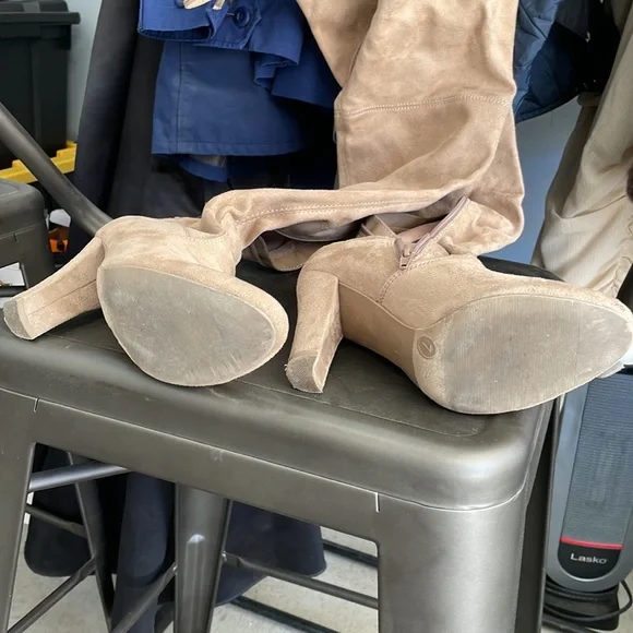 Charlotte Russe Over The Knee Faux Suede Tan Boots - Size 7 Great Condition - Picture 5 of 7